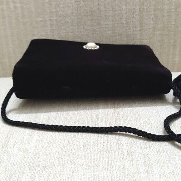 Black Velvet Square Evening Bag Oval Jeweled Magnetic Snap Closure - Picture 7 of 10